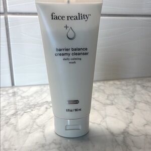 Barrier Balance Creamy Cleanser - White